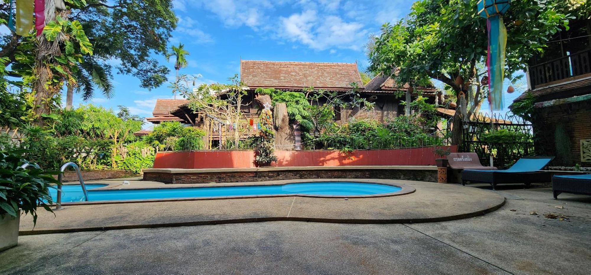 Club One Seven Gay Men Hotel Chiang Mai Bagian luar foto