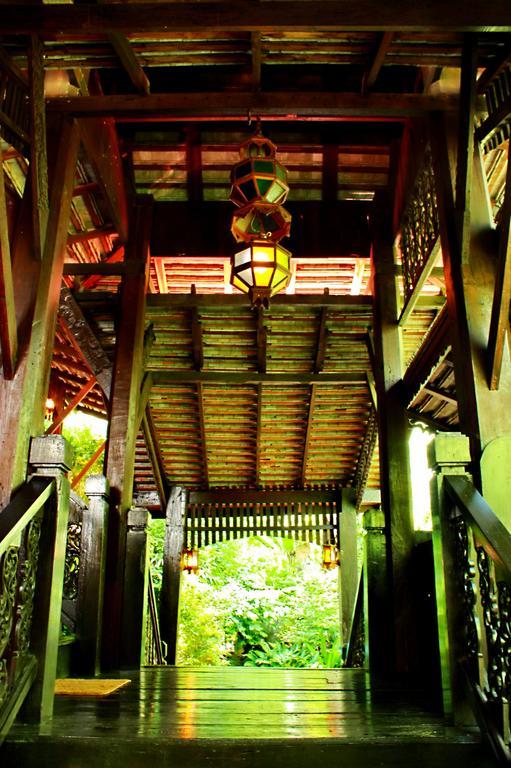 Club One Seven Gay Men Hotel Chiang Mai Bagian luar foto