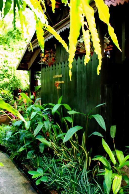 Club One Seven Gay Men Hotel Chiang Mai Bagian luar foto