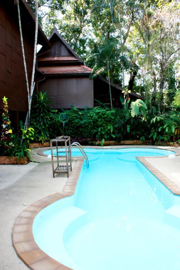 Club One Seven Gay Men Hotel Chiang Mai Bagian luar foto