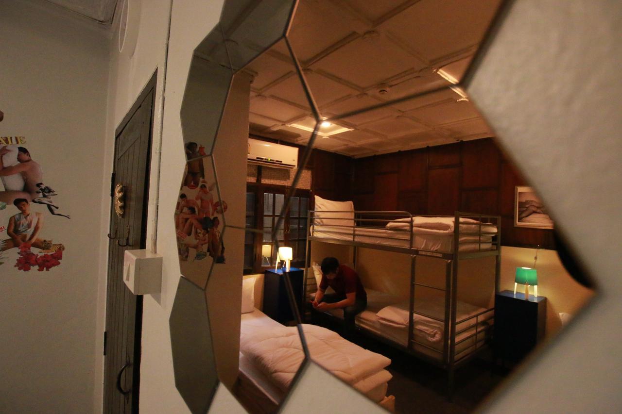 Club One Seven Gay Men Hotel Chiang Mai Bagian luar foto